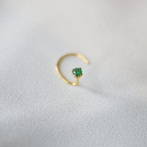 Tiny Emerald Nose Pin